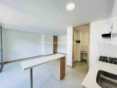 Apartamento de 3 alcobas en venta en San Jose, Sabaneta, 78 m² · foto 3 de 18