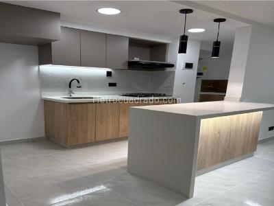 Apartamento de 3 alcobas en venta en San Jose, Sabaneta, 56 m² · foto 2 de 16