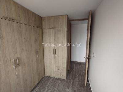 Apartamento de 3 alcobas en venta en Niquia, Bello, 58 m² · foto 6 de 13