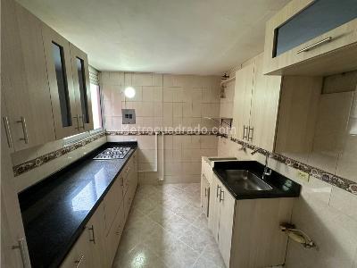 Apartamento en venta en Viviendas Del Sur, Itagüí · foto 2 de 13