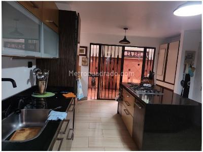 Apartamento de 4 alcobas en venta en La Fontera, Envigado, 226 m² · foto 3 de 20