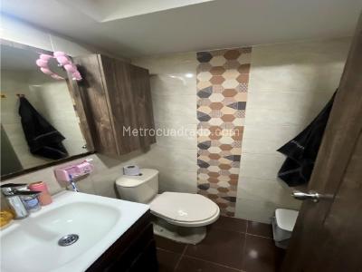 Apartamento de 3 alcobas en venta en Madera, Bello, 65 m² · foto 8 de 20