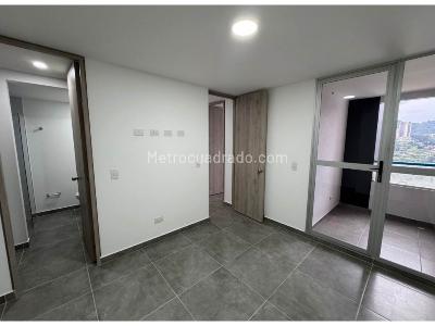 Apartamento de 3 alcobas en venta en Las Lomitas, Sabaneta, 85 m² · foto 3 de 14