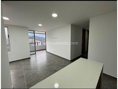 Apartamento de 3 alcobas en venta en Las Lomitas, Sabaneta, 85 m² · foto 10 de 14