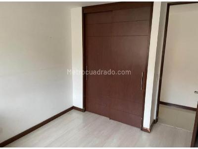 Apartamento de 3 alcobas en venta en Loma Del Chocho, Envigado, 90 m² · foto 13 de 14