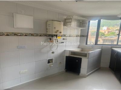 Apartamento de 3 alcobas en venta en La Aldea, Bello, 70 m² · foto 4 de 20