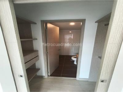 Apartamento de 1 alcoba en venta en Tres Esquinas, Sabaneta, 48 m² · foto 7 de 19
