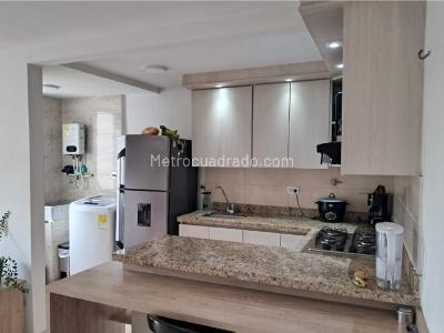 Apartamento de 2 alcobas en venta en Amazonia, Bello, 60 m² · foto 2 de 20