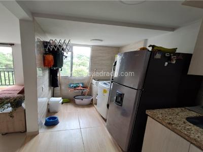 Apartamento de 2 alcobas en venta en Amazonia, Bello, 60 m² · foto 3 de 20