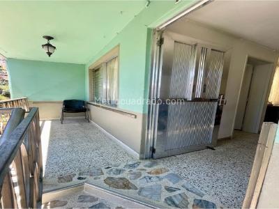 Casa de 4 alcobas en venta en Las Flores, Envigado, 106 m² · foto 11 de 20