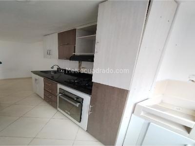 Apartamento en venta en Prados De Sabaneta, Sabaneta · foto 2 de 18