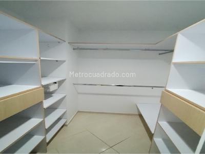 Apartamento en venta en Prados De Sabaneta, Sabaneta · foto 7 de 18