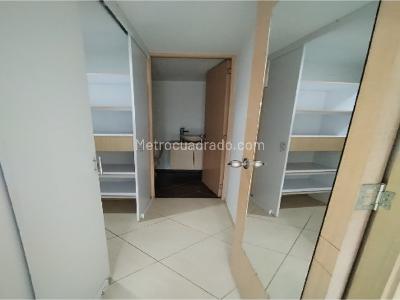 Apartamento en venta en Prados De Sabaneta, Sabaneta · foto 8 de 18