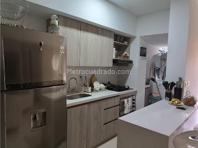 Apartamento de 3 alcobas en venta en Maria Auxiliadora, Sabaneta, 74 m² · foto 2 de 9