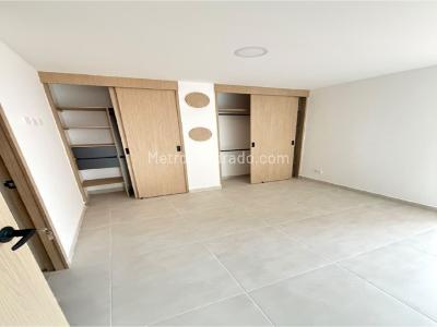 Apartamento de 3 alcobas en venta en Manchester, Bello, 69 m² · foto 15 de 20
