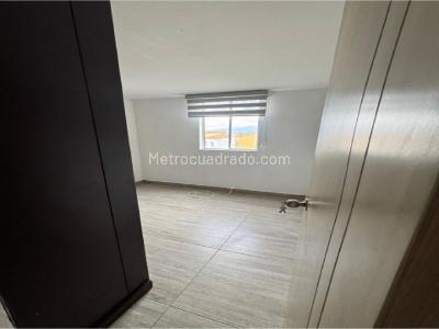 Apartamento de 3 alcobas en venta en Riachuelos, Bello, 60 m² · foto 13 de 20