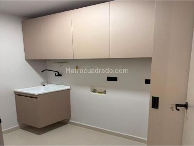 Apartamento de 2 alcobas en venta en San Jose, Sabaneta, 87 m² · foto 16 de 20