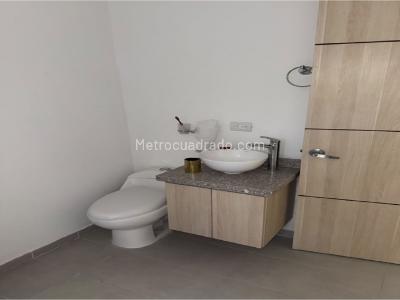 Apartamento de 2 alcobas en venta en Las Granias, Bello, 92 m² · foto 11 de 20
