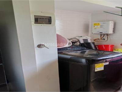 Apartamento de 3 alcobas en venta en San Jose, Sabaneta, 57 m² · foto 15 de 20