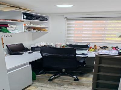 Apartamento de 3 alcobas en venta en San Jose, Sabaneta, 57 m² · foto 18 de 20