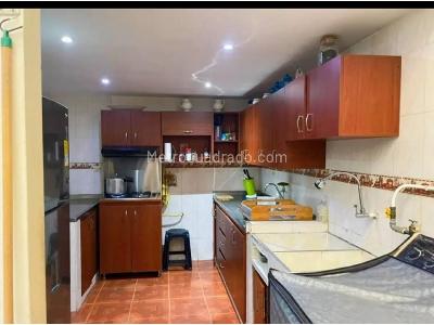 Casa de 3 alcobas en venta en Niquia, Bello, 72 m² · foto 3 de 20