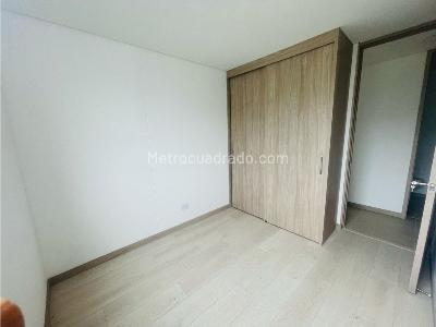 Apartamento de 3 alcobas en venta en San Jose, Sabaneta, 67 m² · foto 4 de 19