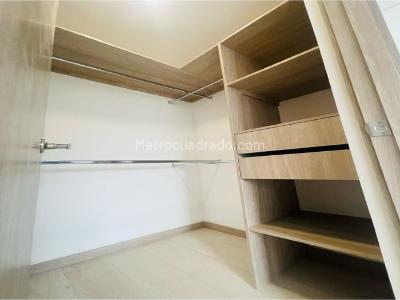 Apartamento de 3 alcobas en venta en San Jose, Sabaneta, 67 m² · foto 5 de 19