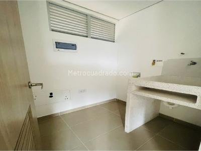 Apartamento de 3 alcobas en venta en San Jose, Sabaneta, 67 m² · foto 11 de 19