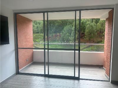 Apartamento de 3 alcobas en venta en Amazonia, Bello, 94 m² · foto 2 de 20