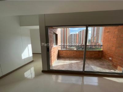 Apartamento de 3 alcobas en venta en La Navarra, Bello, 80 m² · foto 2 de 19