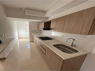 Apartamento de 3 alcobas en venta en La Navarra, Bello, 80 m² · foto 3 de 19
