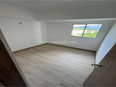 Apartamento de 3 alcobas en venta en La Navarra, Bello, 80 m² · foto 7 de 19