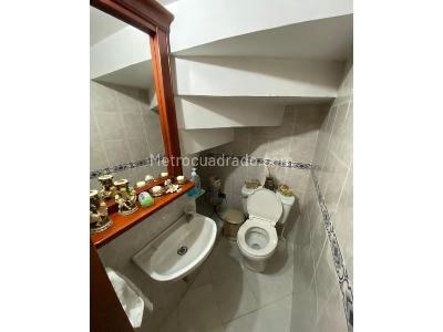 Casa de 5 alcobas en venta en Cabañas, Bello, 215 m² · foto 8 de 20