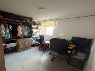 Apartamento de 2 alcobas en venta en Maria Auxiliadora, Sabaneta, 51 m² · foto 6 de 18