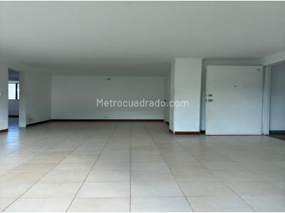 Apartamento en venta en El Portal, Envigado · foto 2 de 20
