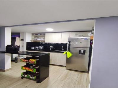 Apartamento de 3 alcobas en venta en San Jose, Sabaneta, 55 m² · foto 11 de 20
