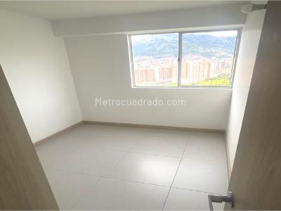 Apartamento de 3 alcobas en venta en Madera, Bello, 55 m² · foto 12 de 20