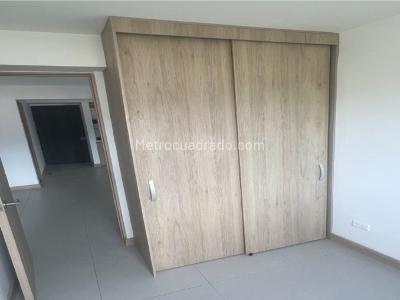 Apartamento de 3 alcobas en venta en Madera, Bello, 55 m² · foto 13 de 20