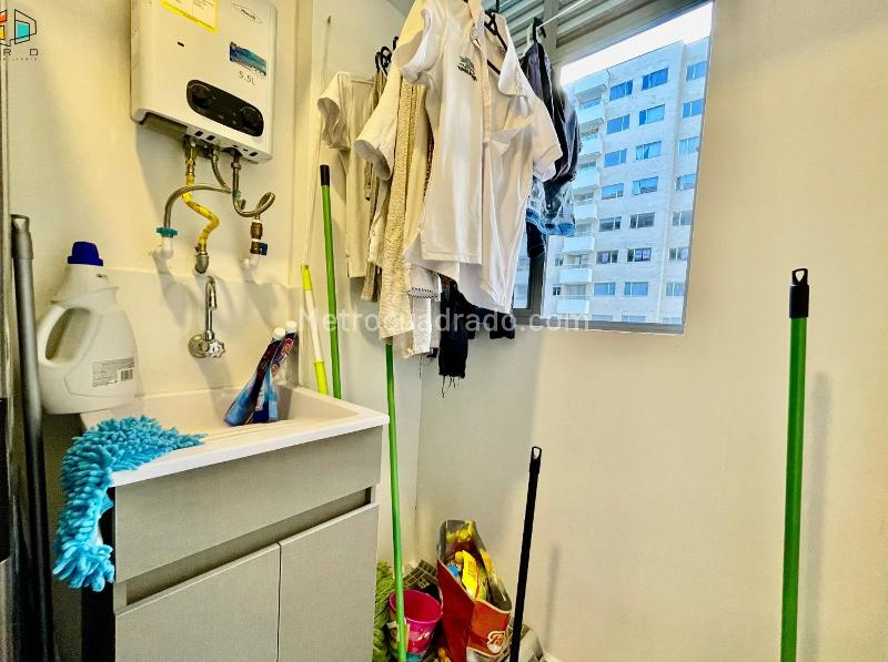 Modern 3BR Apartment with Balcony in Jardines - 8