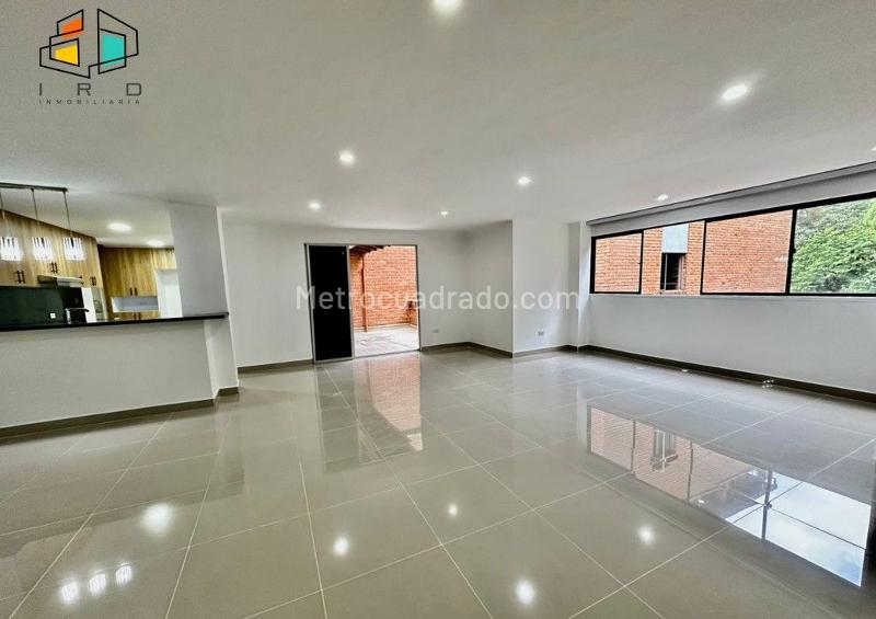 Apartamento de 3 Alcobas con Terrazas en Las Palmas, Medellín - 2