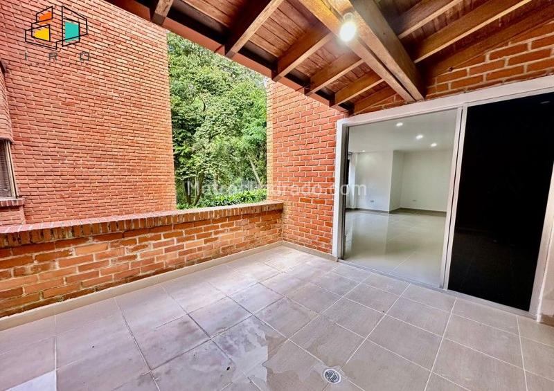 Apartamento de 3 Alcobas con Terrazas en Las Palmas, Medellín - 3