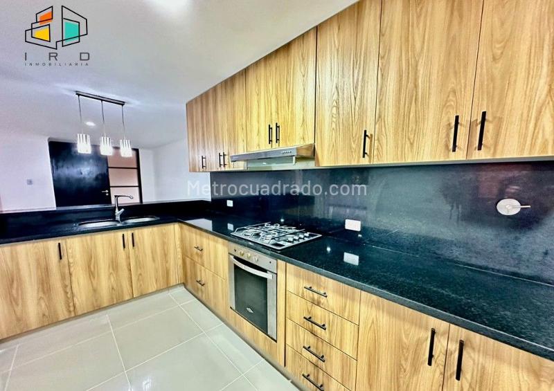 Apartamento de 3 Alcobas con Terrazas en Las Palmas, Medellín - 4