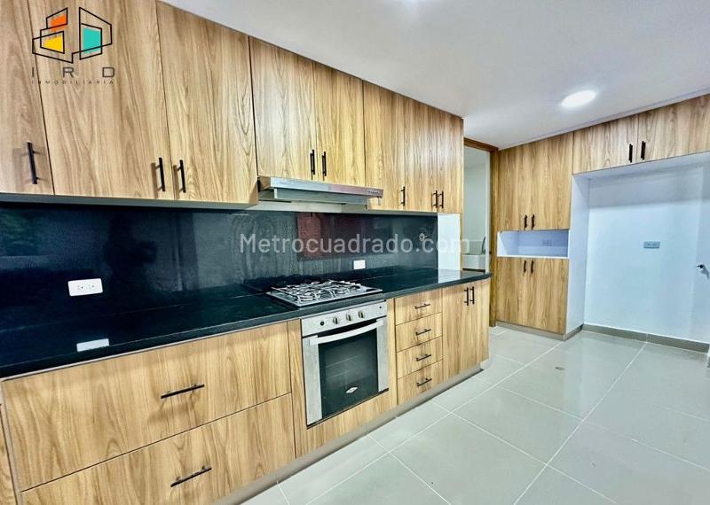 Apartamento de 3 Alcobas con Terrazas en Las Palmas, Medellín - 5