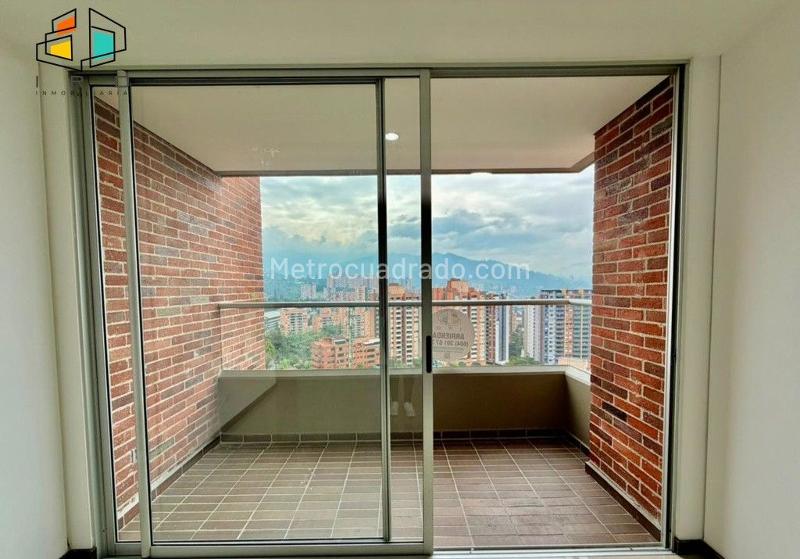 Spacious 3BR Apartment in El Esmeraldal, Envigado - 4
