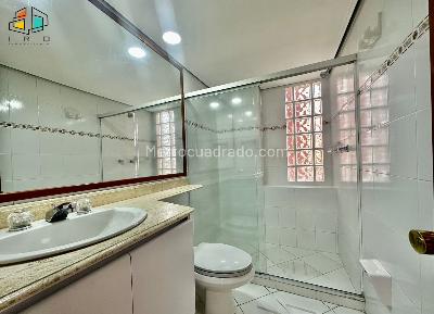 Apartamento de 3 alcobas en venta en Laureles, Medellín, 130 m² · foto 10 de 20
