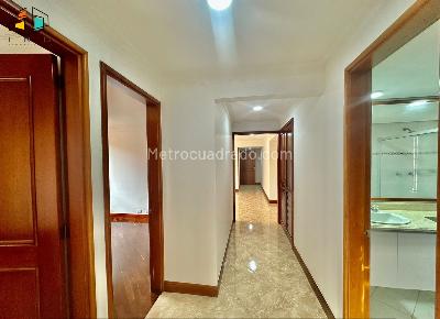 Apartamento de 3 alcobas en venta en Laureles, Medellín, 130 m² · foto 13 de 20