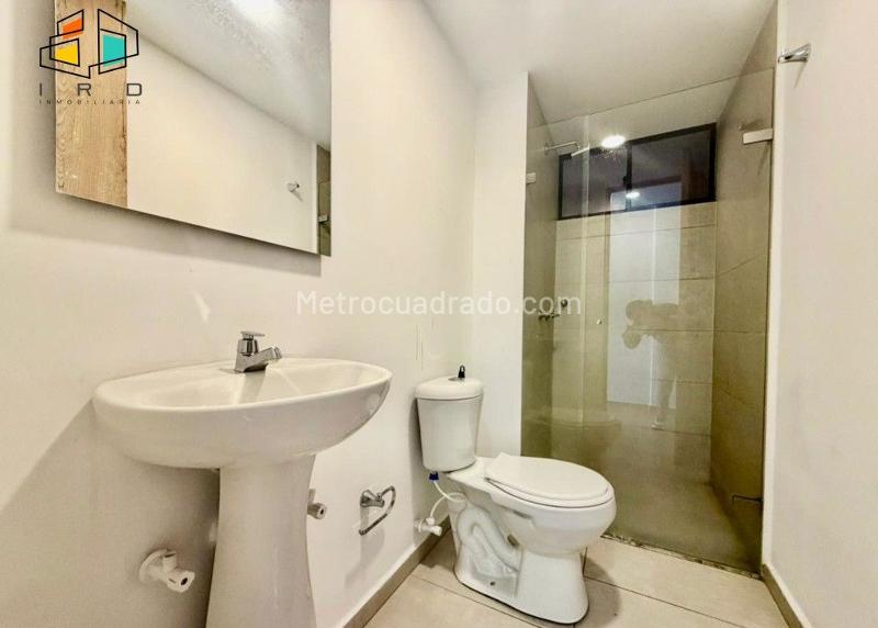 Apartamento moderno de 2 alcobas con parqueadero en Panamericano - 9