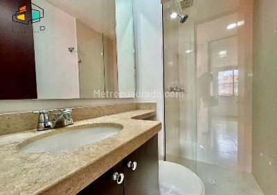 Apartamento de 2 alcobas en venta en El Poblado Loma Del Indio, Medellín, 61 m² · foto 11 de 20