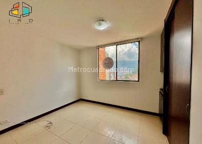 Apartamento de 2 alcobas en venta en El Poblado Loma Del Indio, Medellín, 61 m² · foto 13 de 20