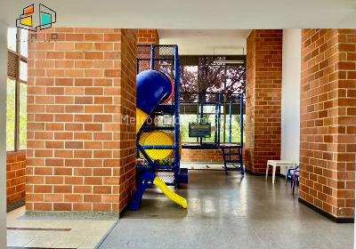 Apartamento de 2 alcobas en venta en El Poblado Loma Del Indio, Medellín, 61 m² · foto 19 de 20